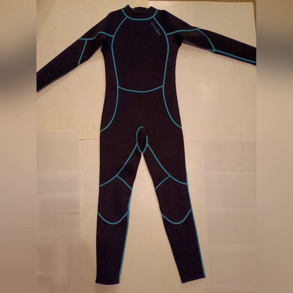 WORN 1X KIDS WETSUIT SZ 12